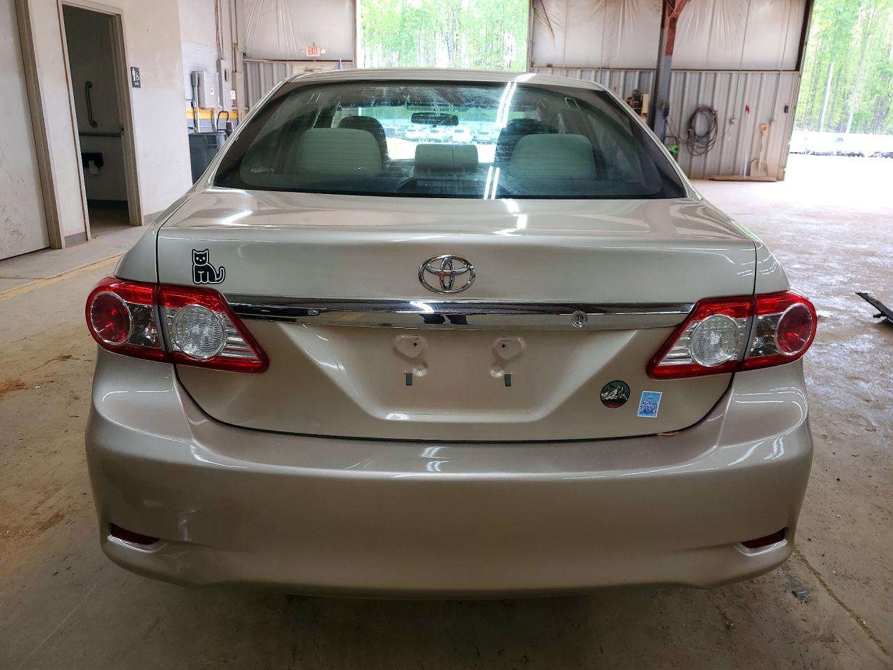 2012 Toyota Corolla L - Фото 6