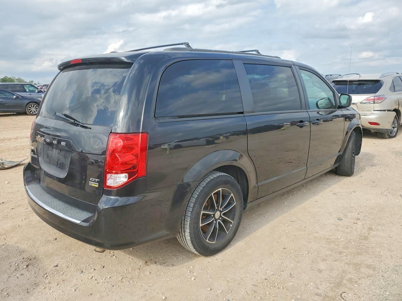 2019 Dodge Grand Caravan Gt - Image 3