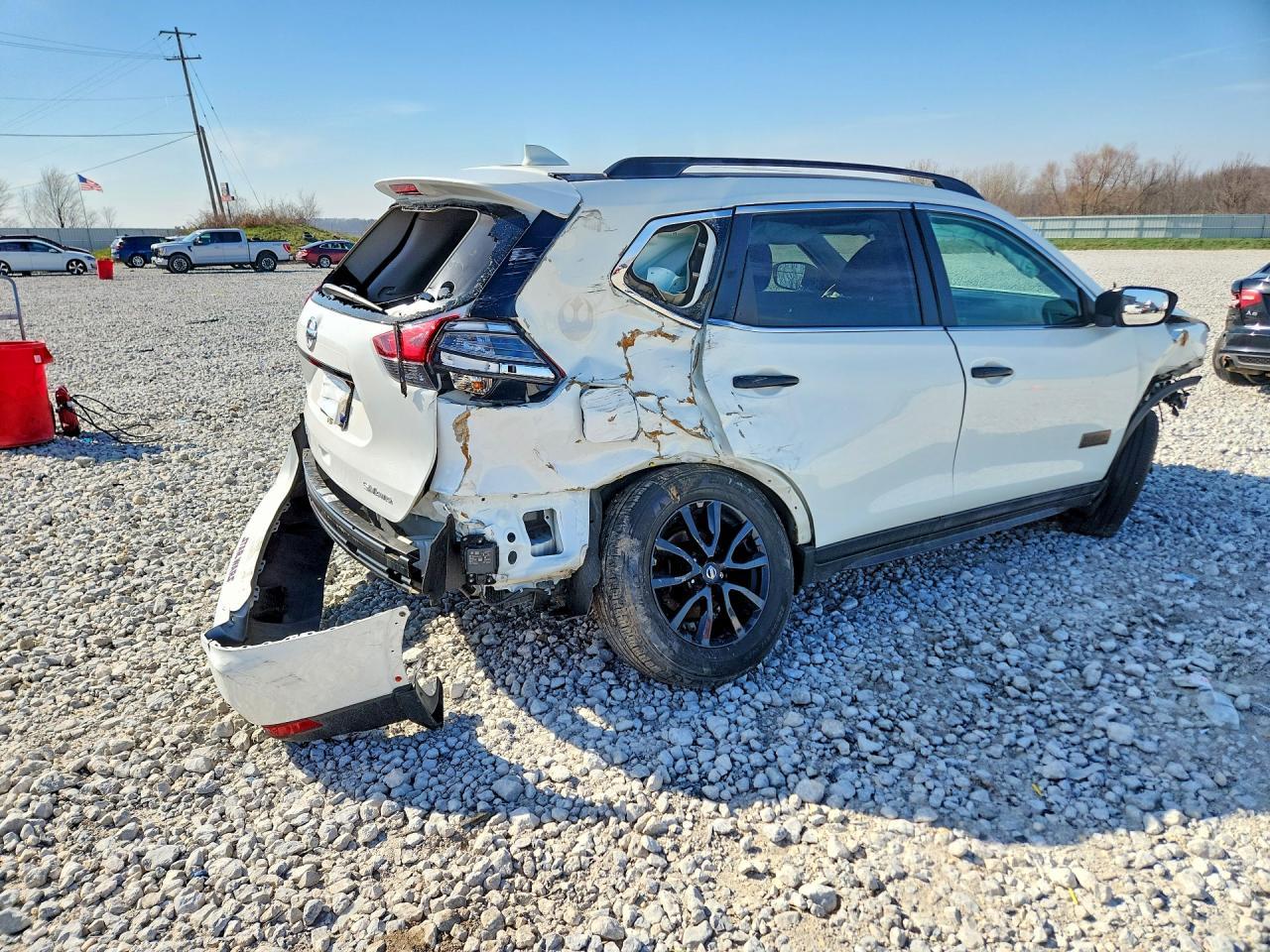 2017 Nissan Rogue Sv - Image 3
