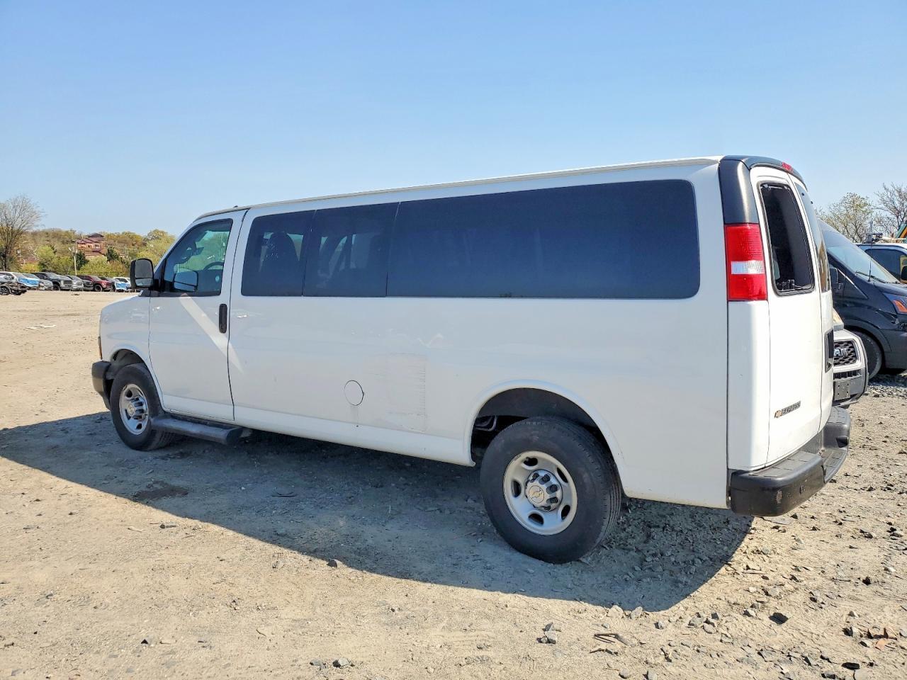 2023 Chevrolet Express G3500 Ls - Фото 3