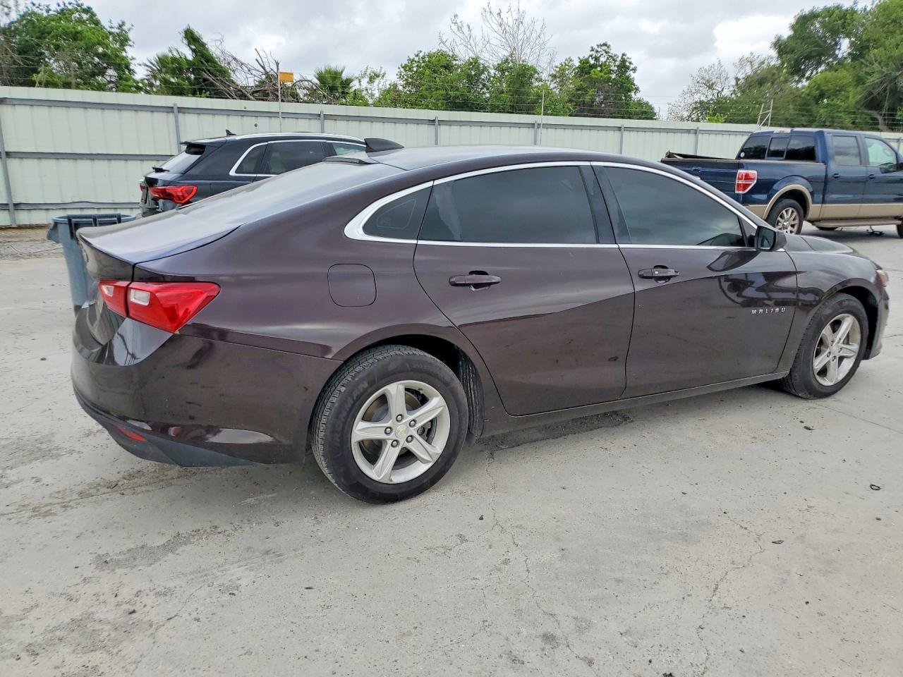 2020 Chevrolet Malibu Ls - Фото 3