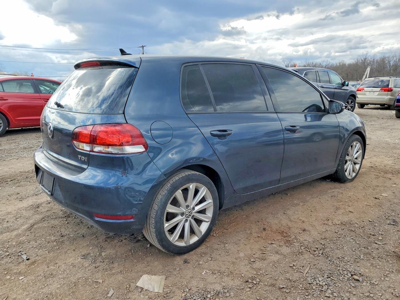 2012 Volkswagen Golf - Image 3