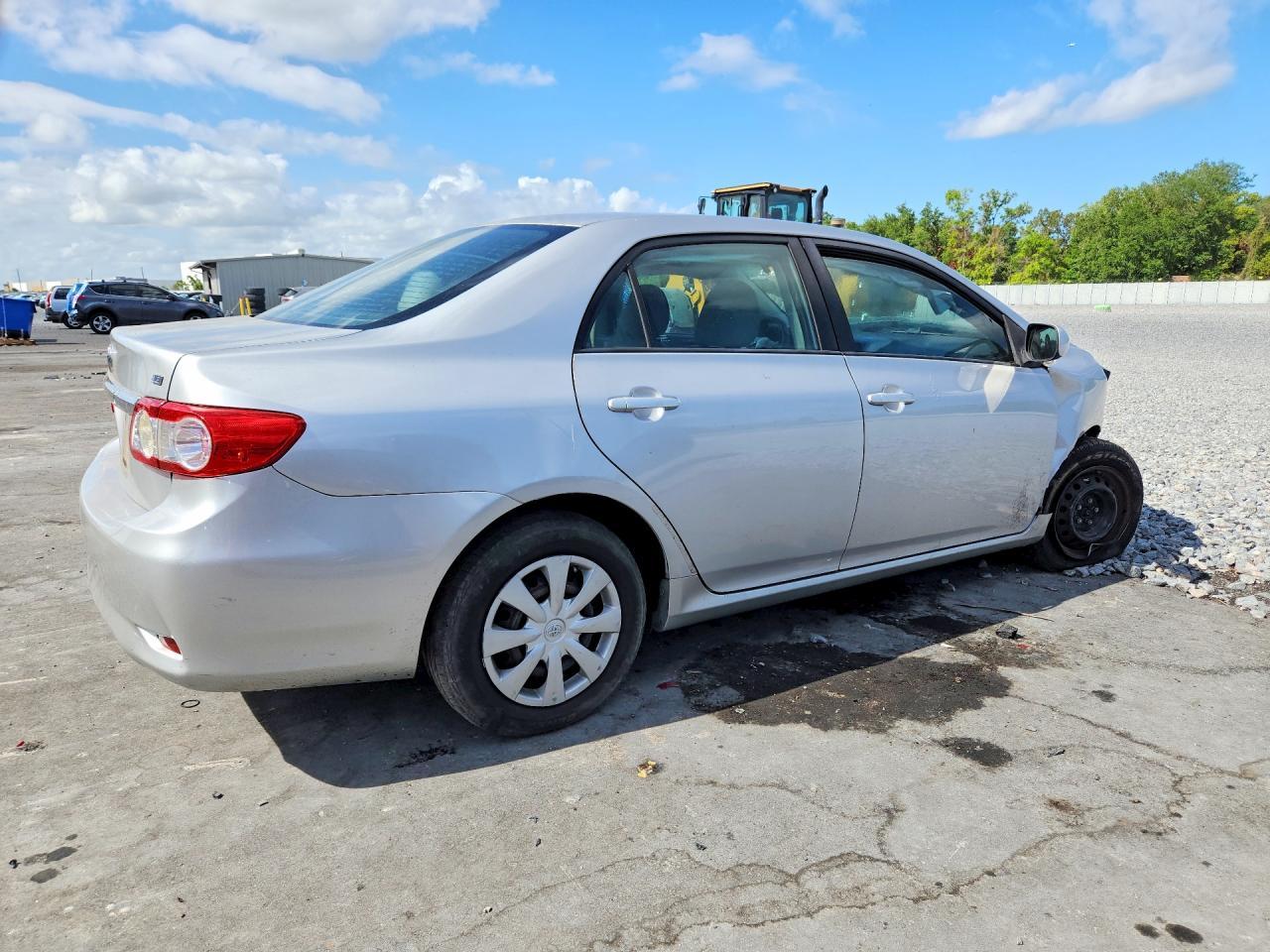2011 Toyota Corolla Le - Фото 3