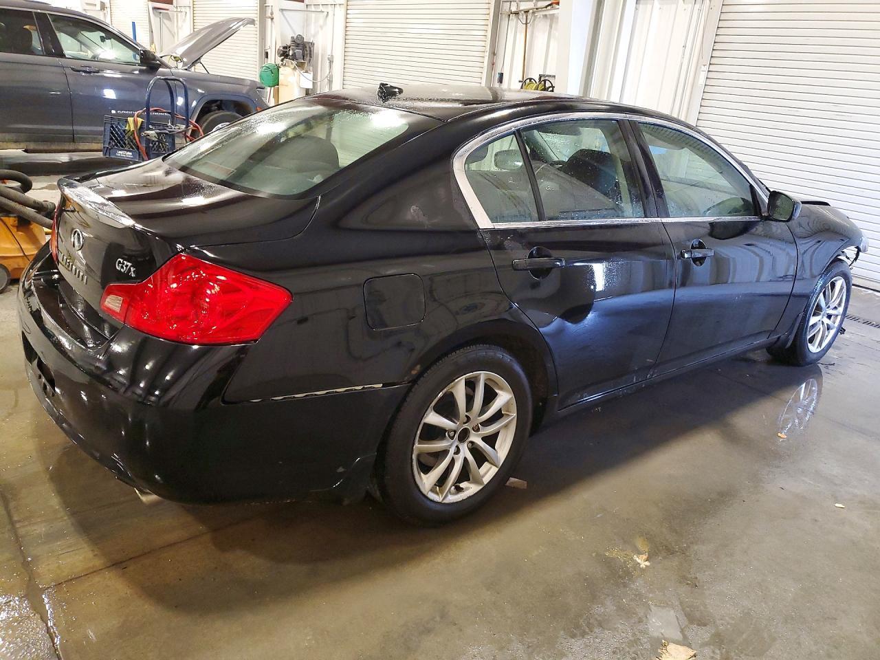 2009 Infiniti G37 Sedan X - Image 3
