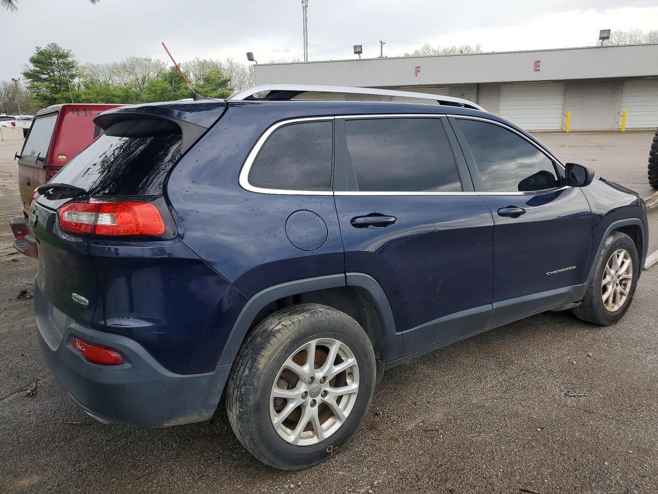 2016 Jeep Cherokee Latitude - Фото 3