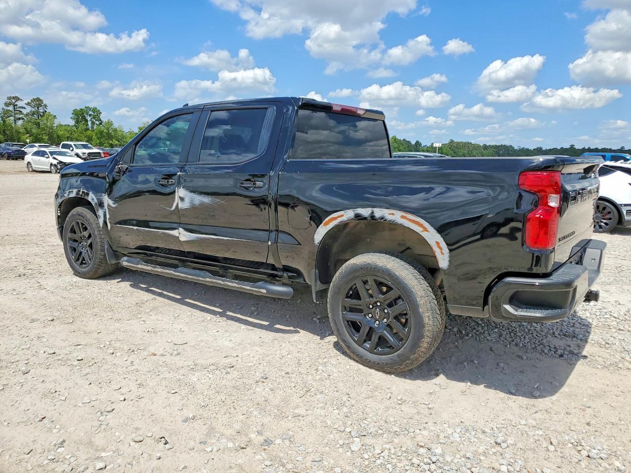 2024 Chevrolet Silverado Custom - Фото 2