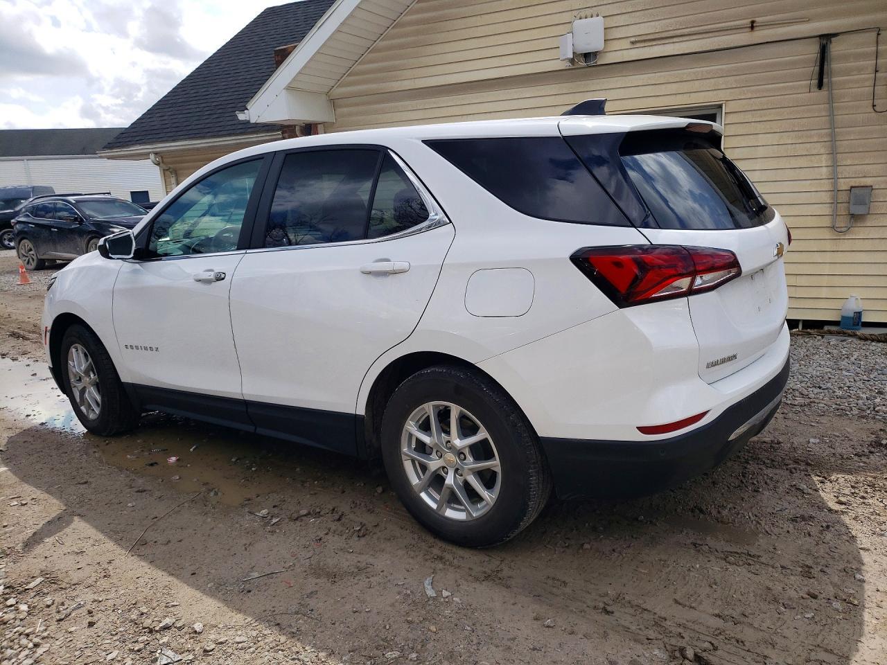 2022 Chevrolet Equinox Lt - Фото 2
