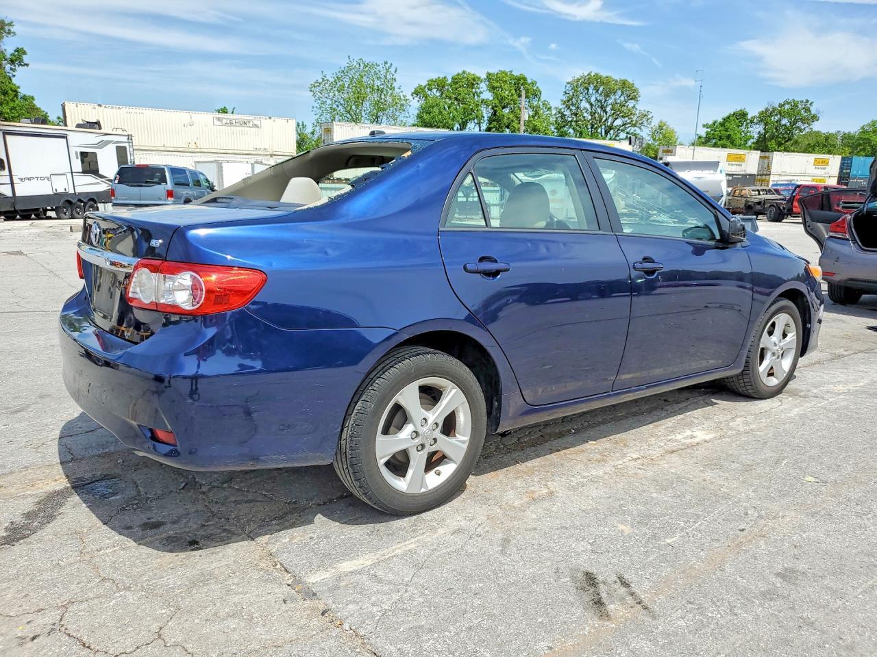 2012 Toyota Corolla Le - Фото 3