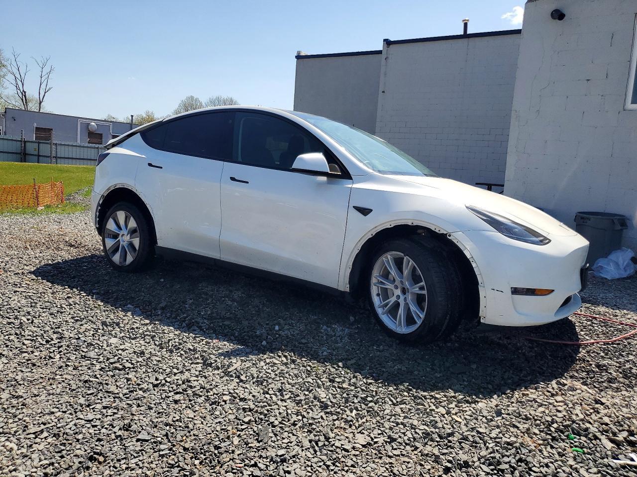 2023 Tesla Model Y - Image 4