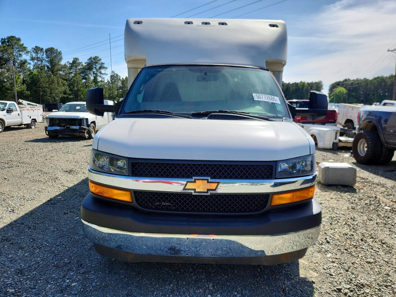 2022 Chevrolet Express G3500 - Фото 5