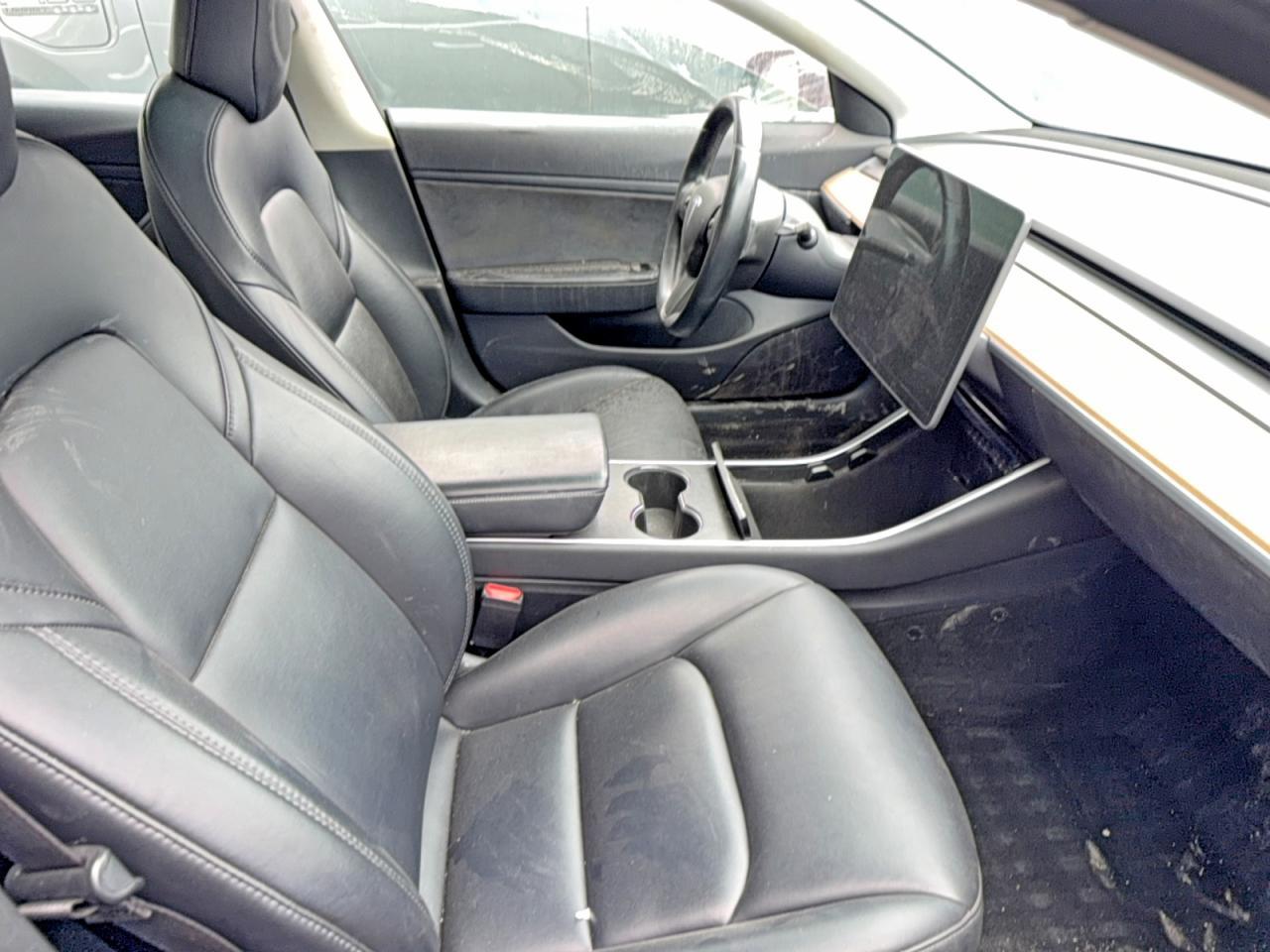 2018 Tesla Model 3 - Image 5