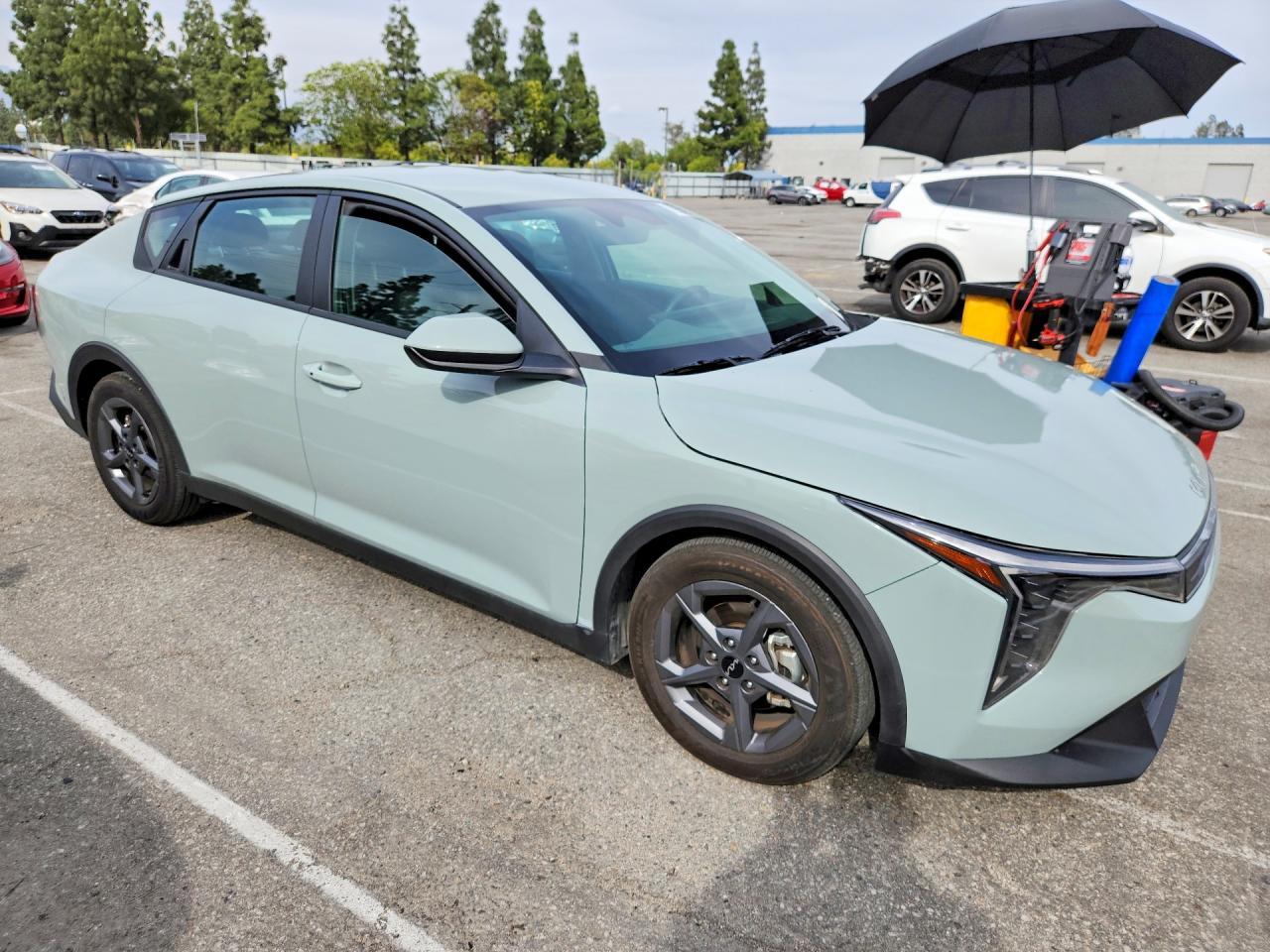 2025 Kia K4 Lxs - Image 4