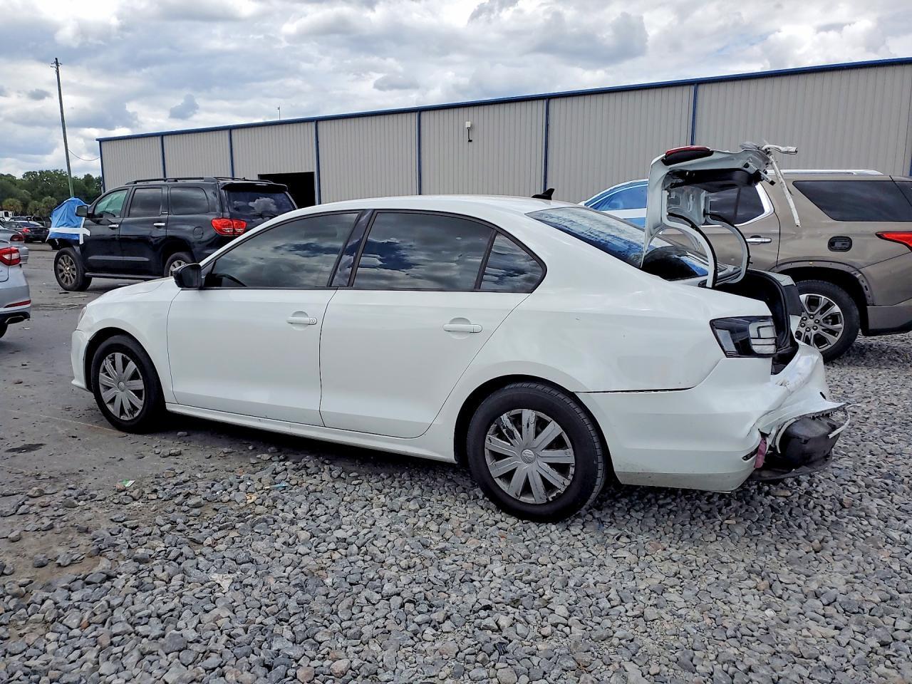 2016 Volkswagen Jetta S - Фото 2