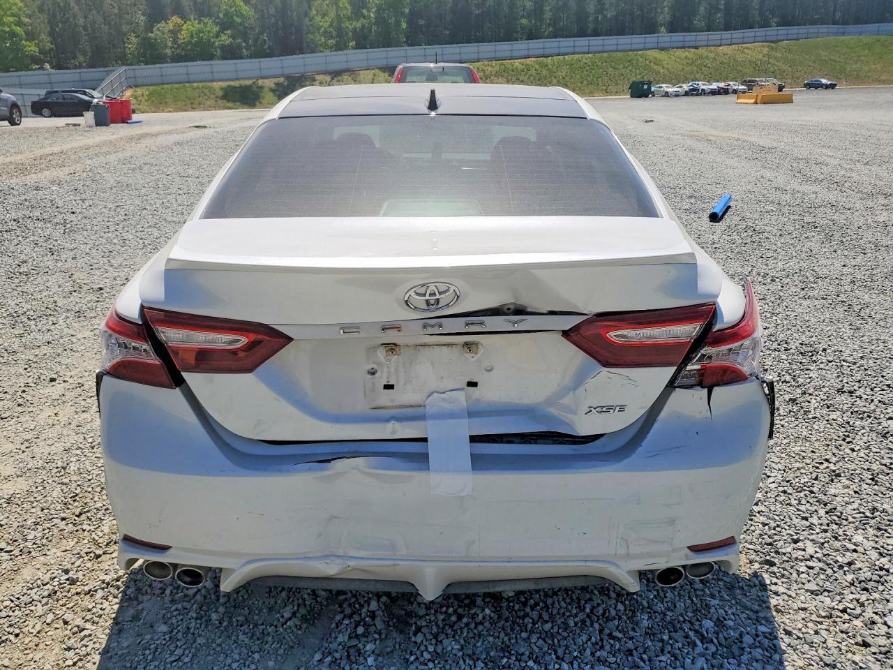 2020 Toyota Camry - Фото 6