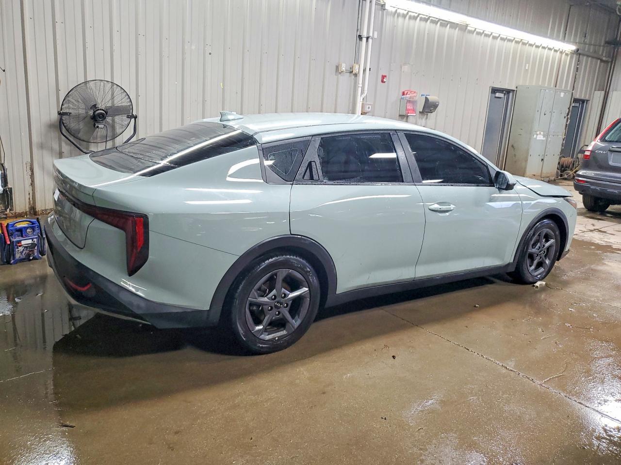 2025 Kia K4 Lxs - Image 3