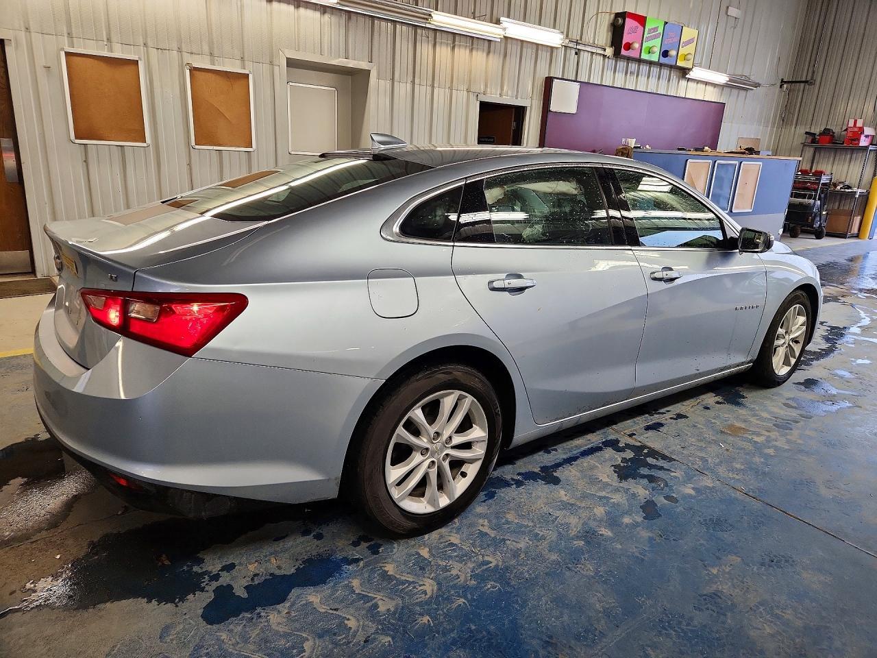 2017 Chevrolet Malibu Lt - Фото 3