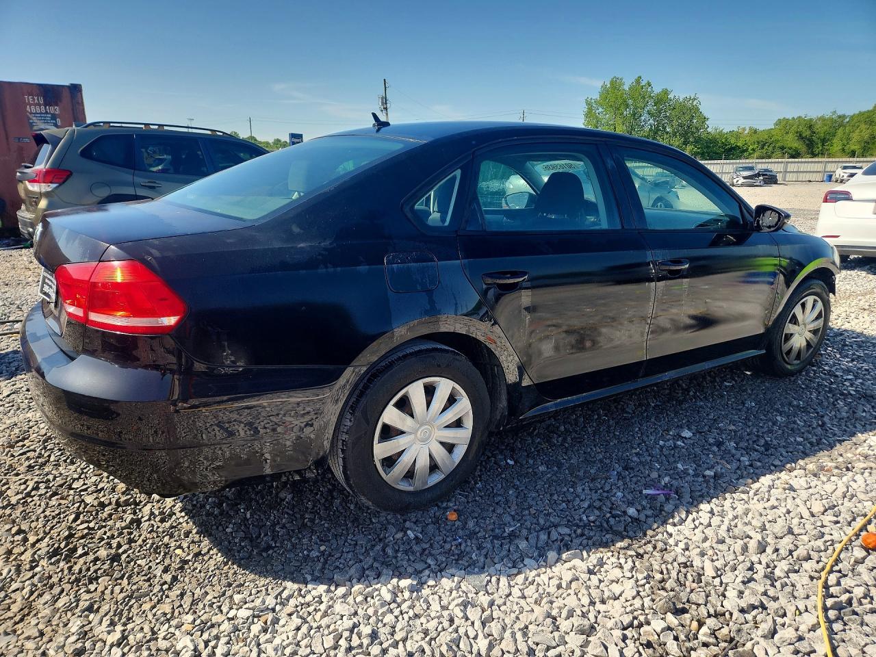 2012 Volkswagen Passat S - Фото 3