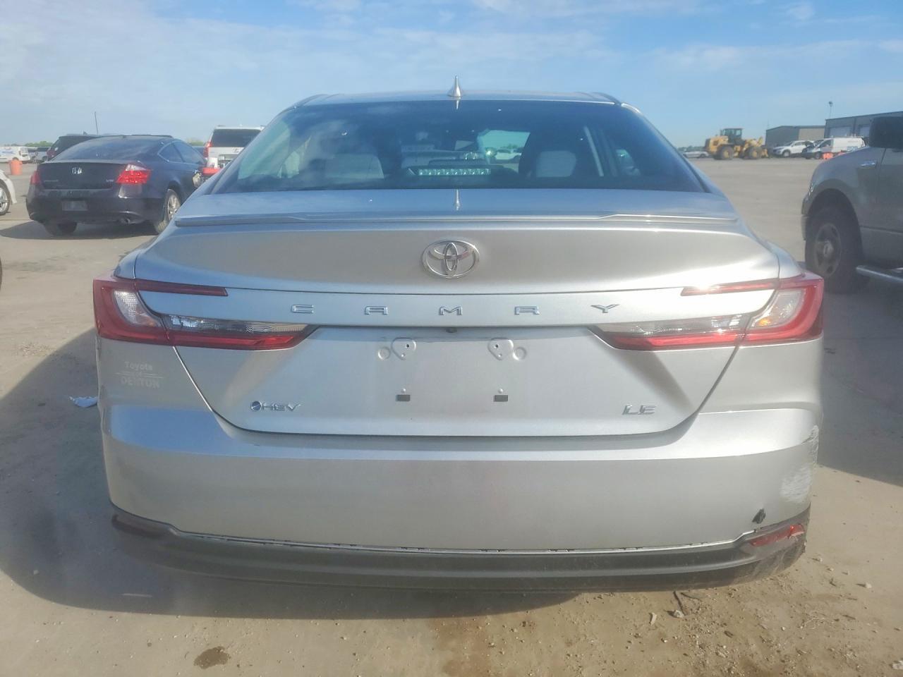 2025 Toyota Camry Le - Image 6