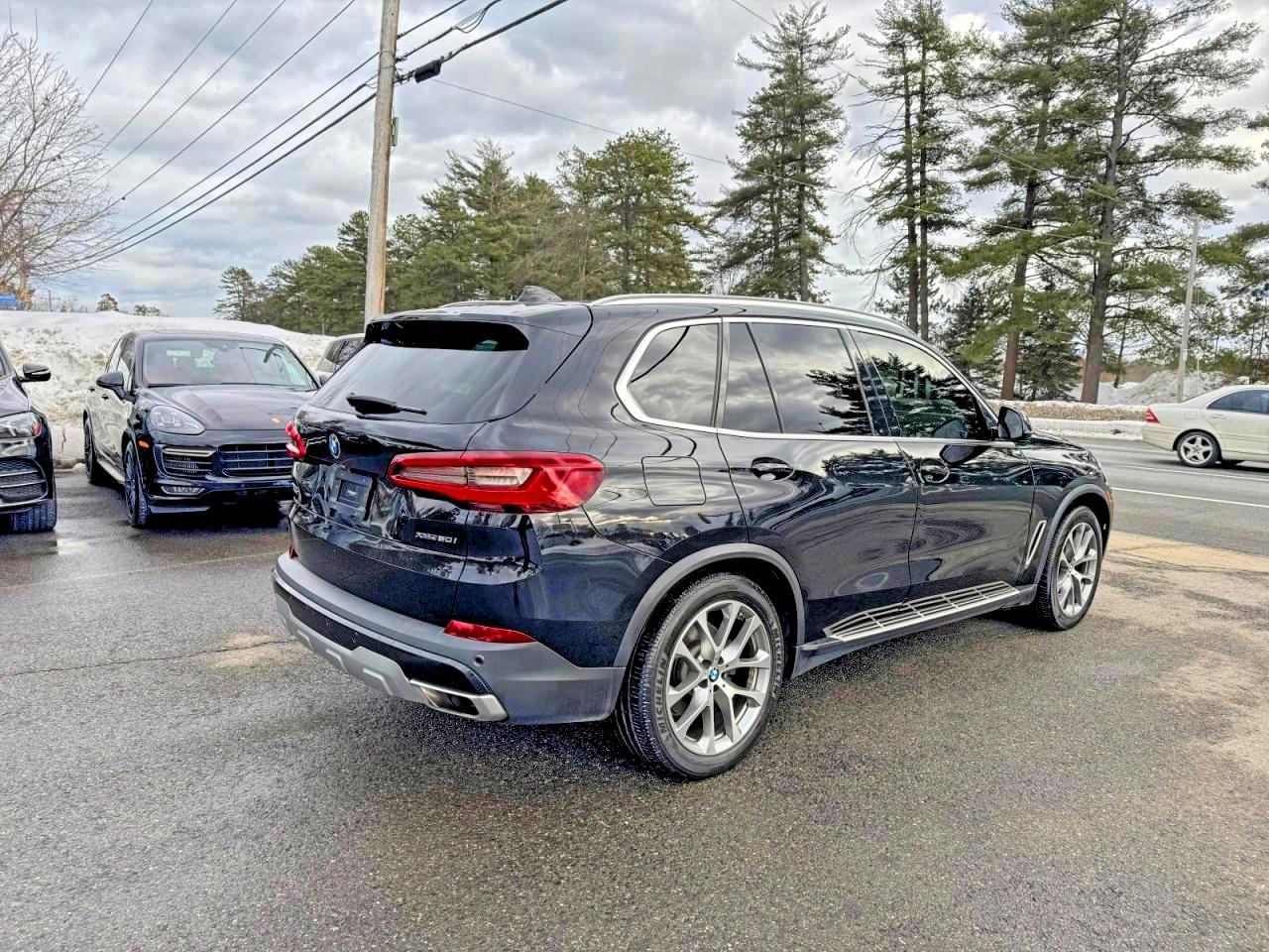 2019 BMW X5 xDrive50I - Image 3