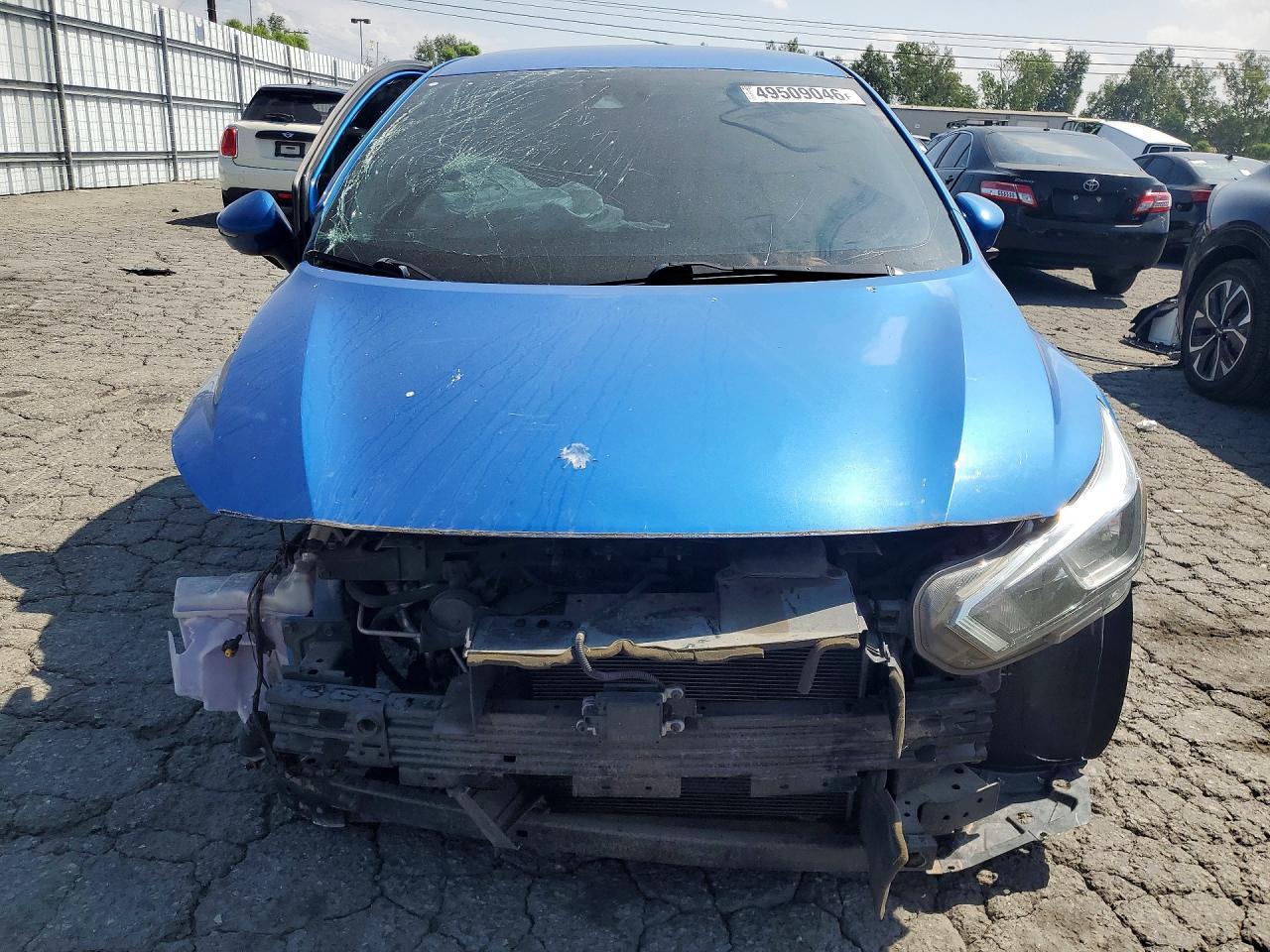 2021 Nissan Versa Sv - Image 5
