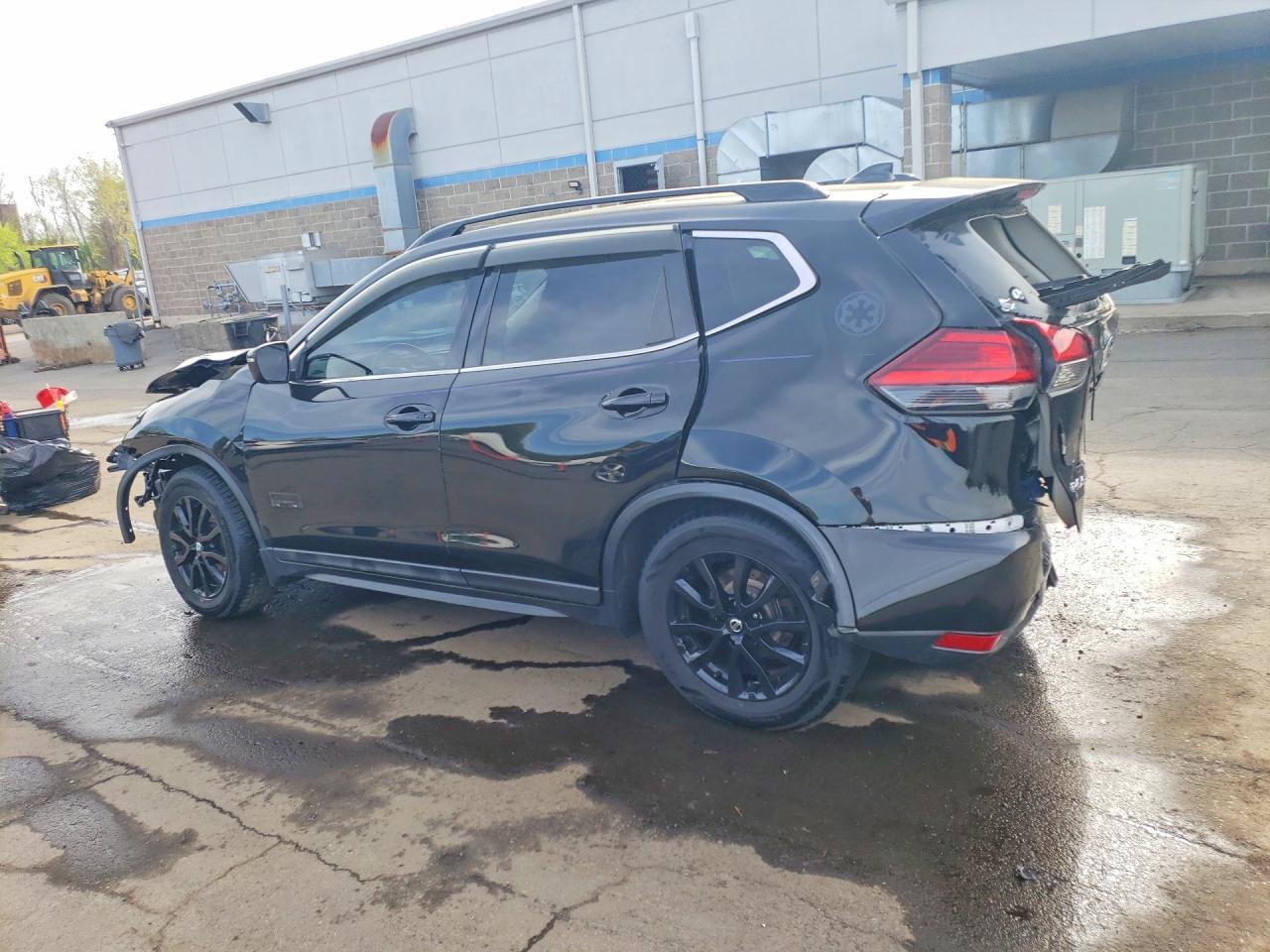 2017 Nissan Rogue Sv - Image 2