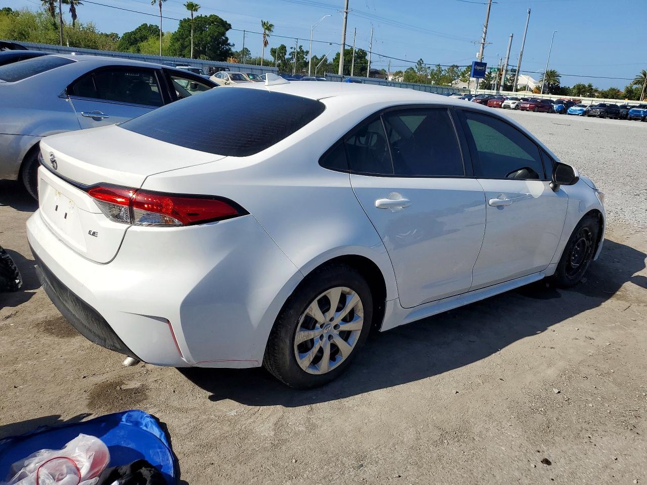 2025 Toyota Corolla Le - Фото 3