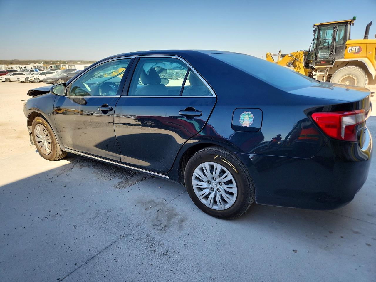 2014 Toyota Camry Le - Image 2