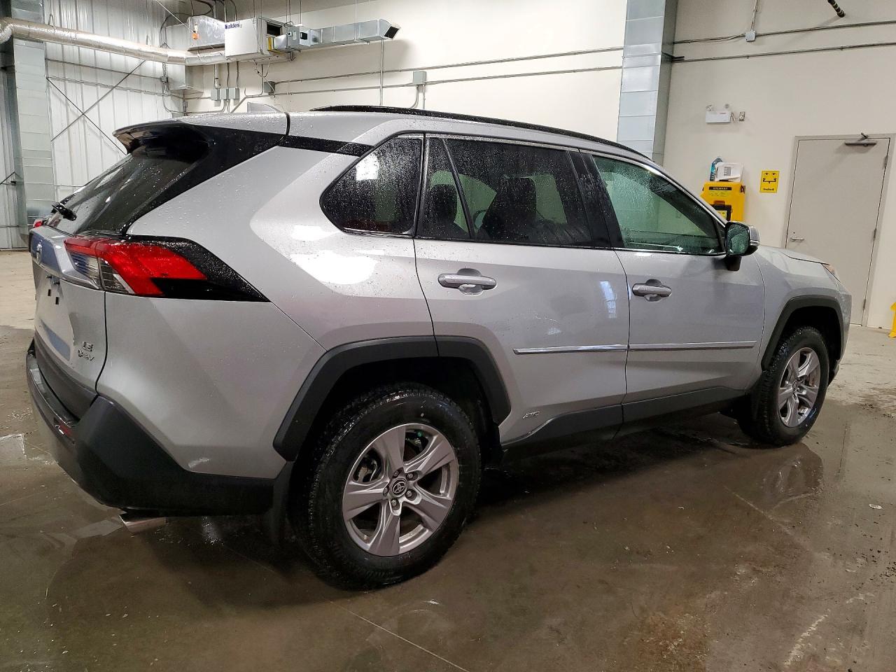 2025 Toyota Rav4 Le - Фото 3