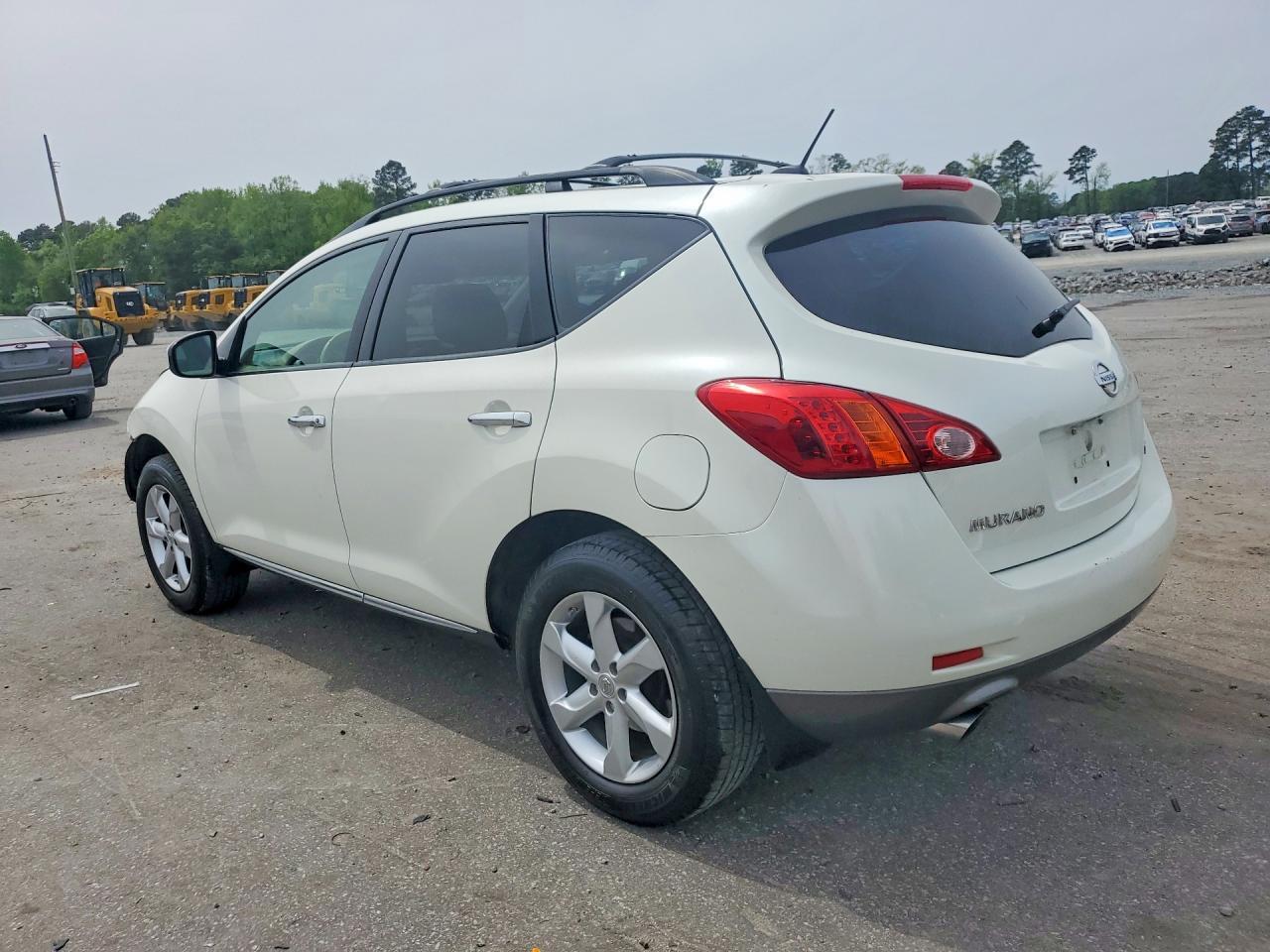 2010 Nissan Murano S - Фото 2