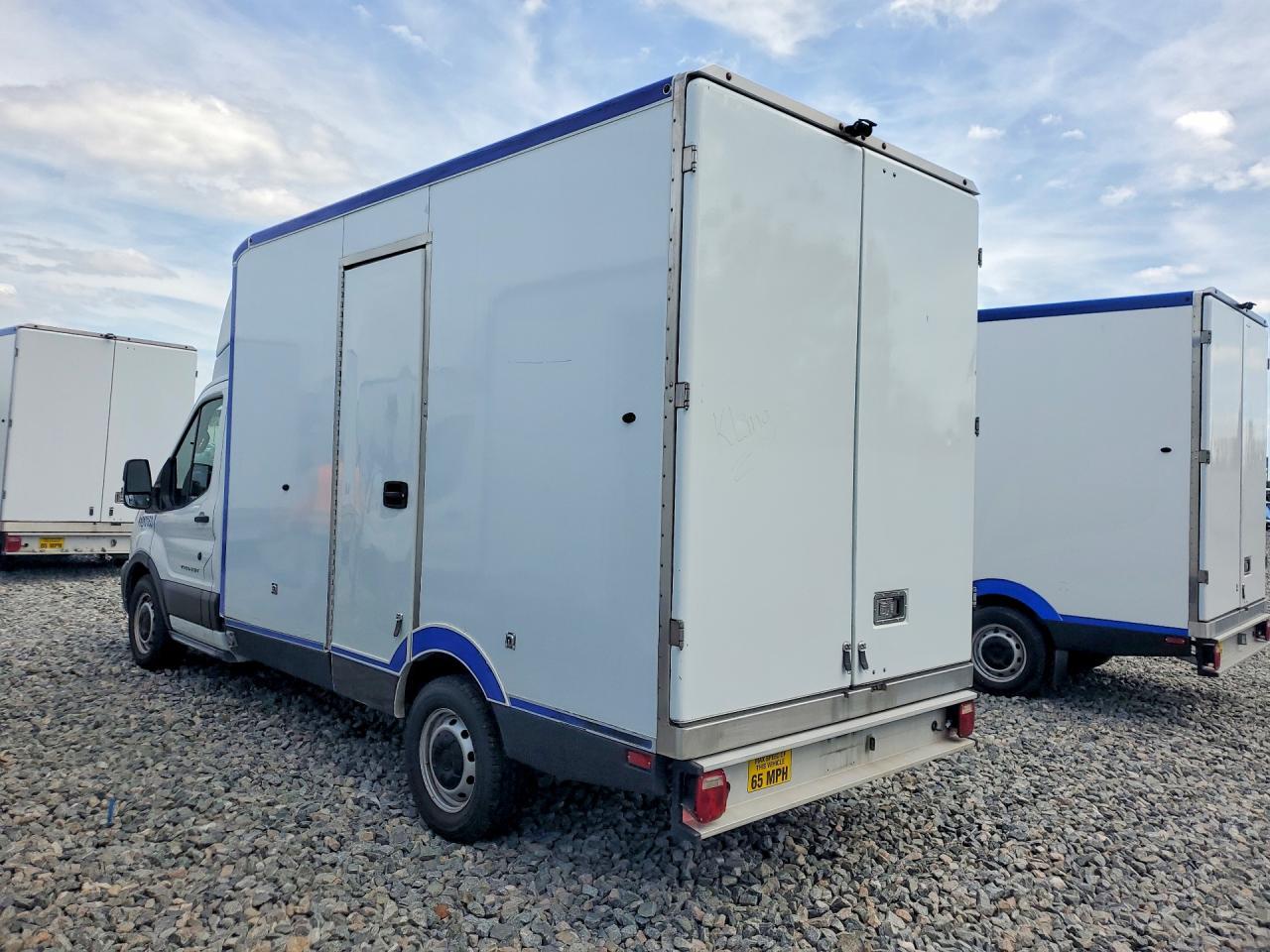 2021 Ford Transit Delivery Truck - Фото 2