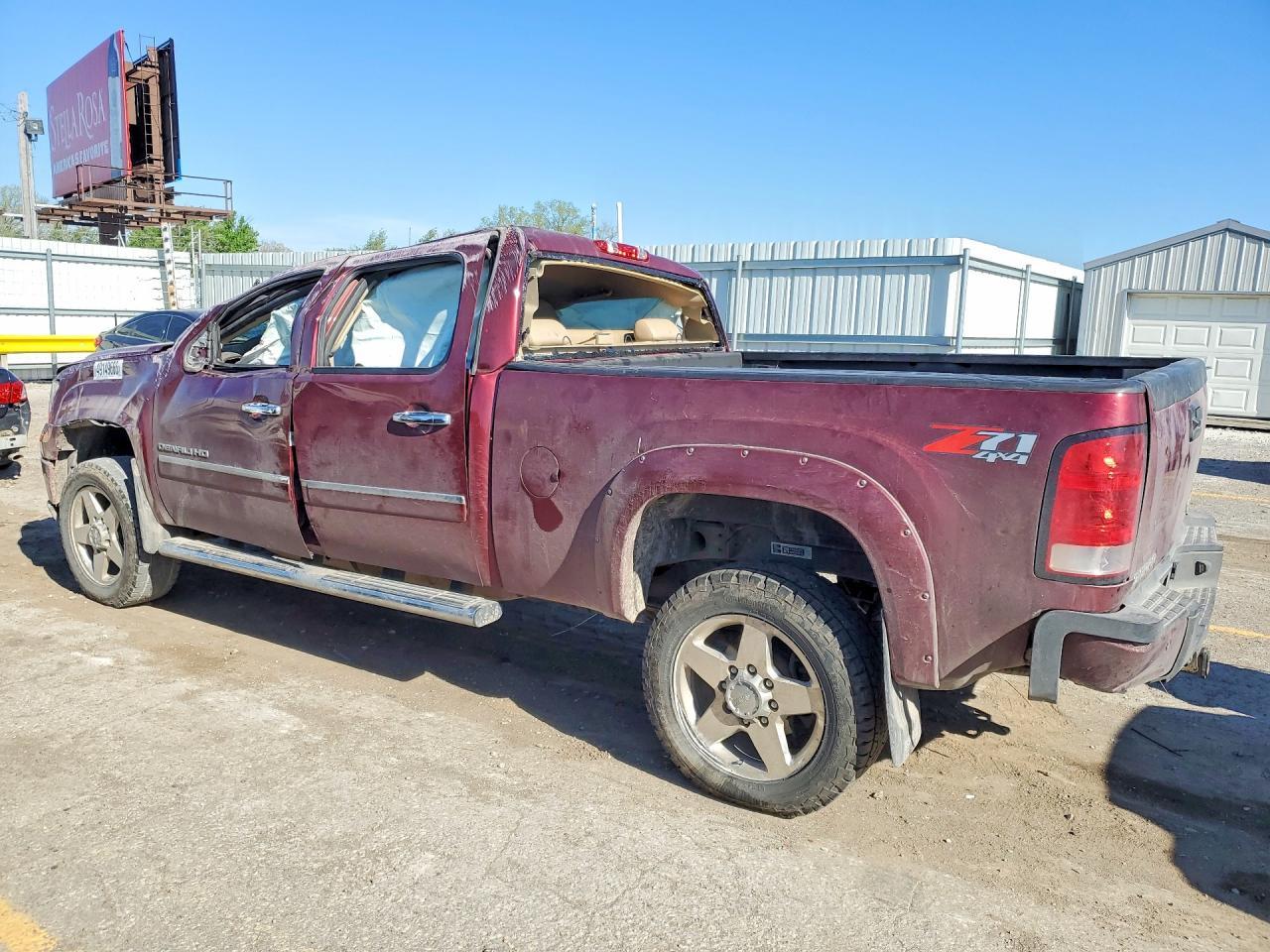 2013 GMC Sierra K2500 Denali - Image 2