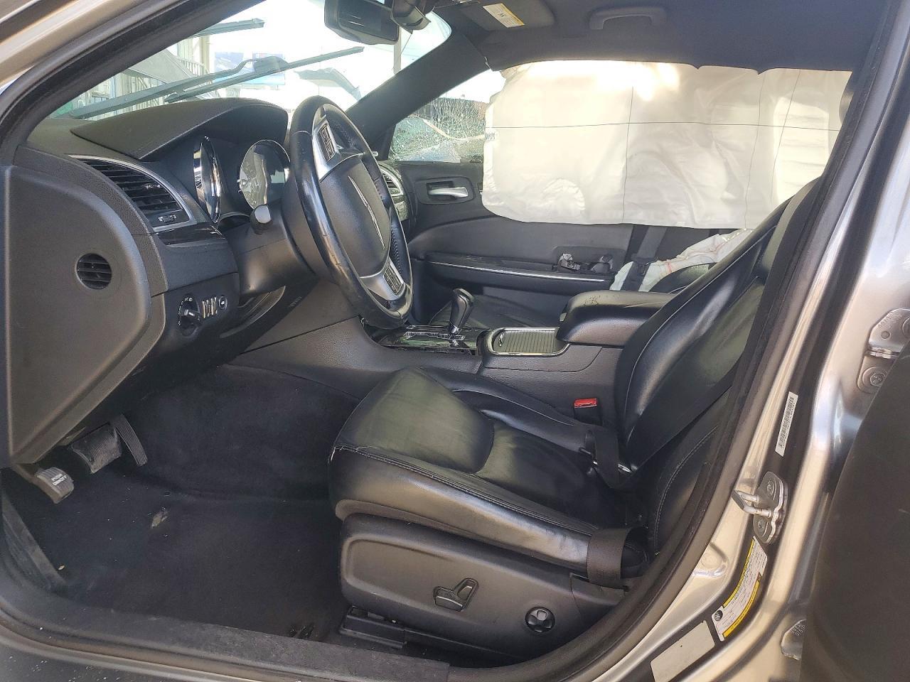 2011 Chrysler 300 Limited - Image 7