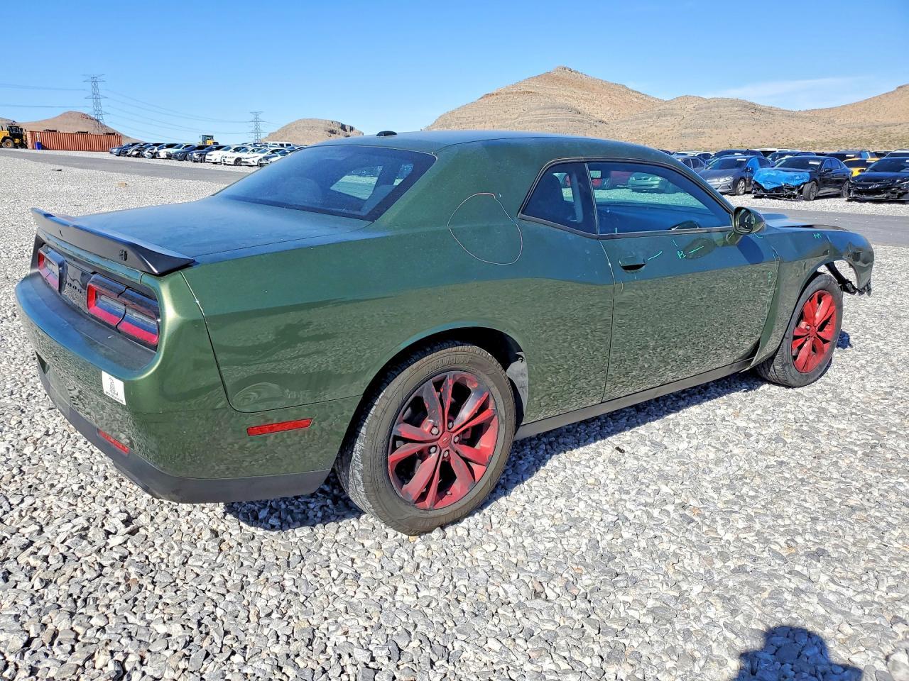 2022 Dodge Challenger Sxt - Фото 3