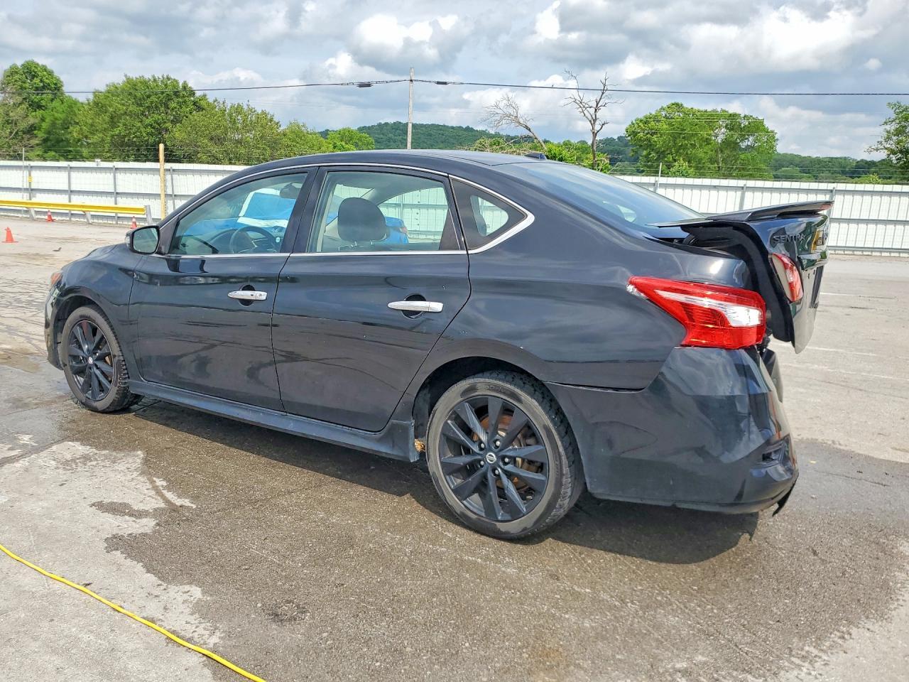 2018 Nissan Sentra Sr - Фото 2