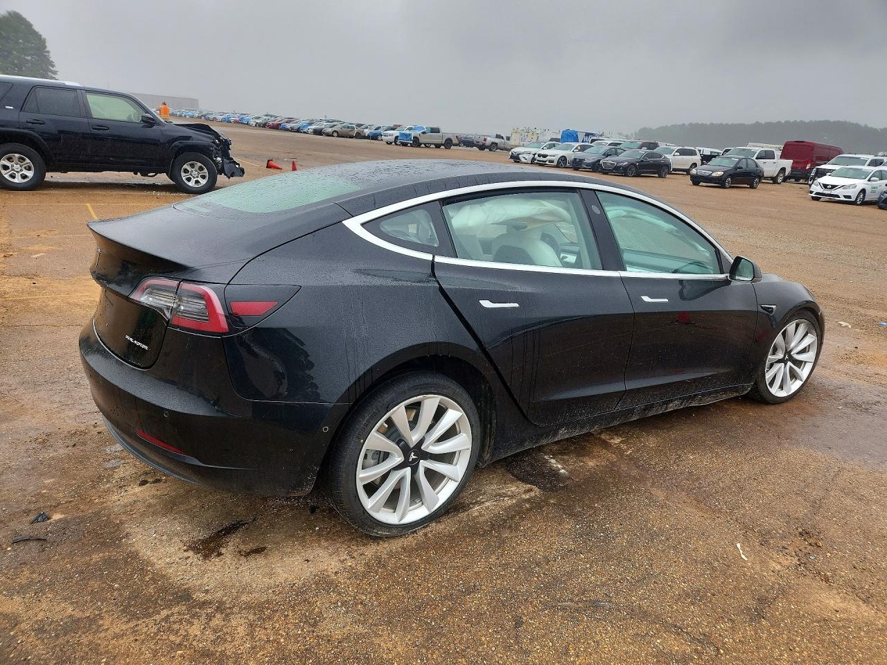2018 Tesla Model 3 - Фото 3