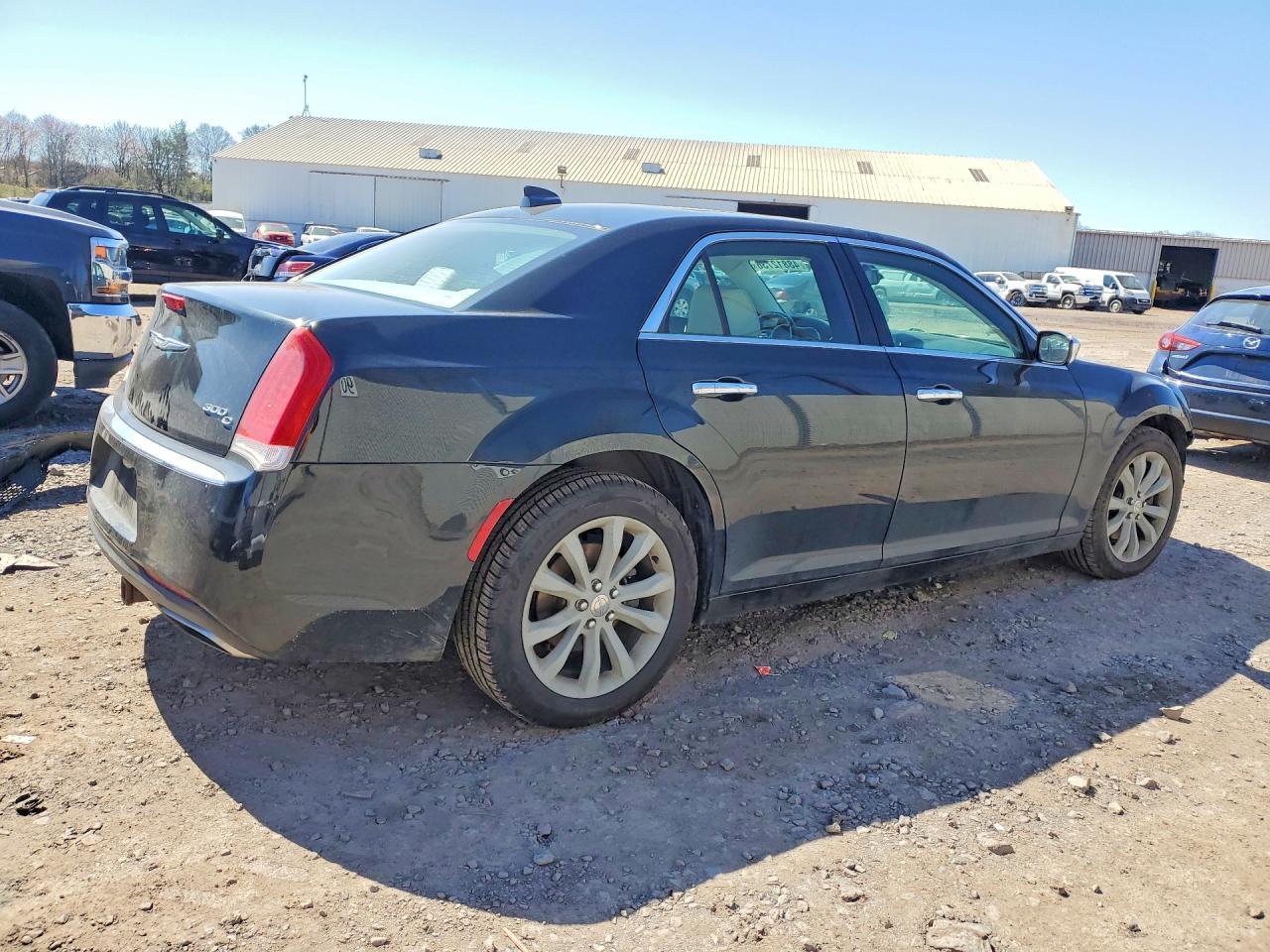 2016 Chrysler 300 Limited - Фото 3