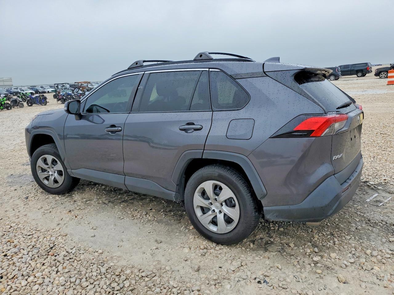 2021 Toyota Rav4 Le - Фото 2