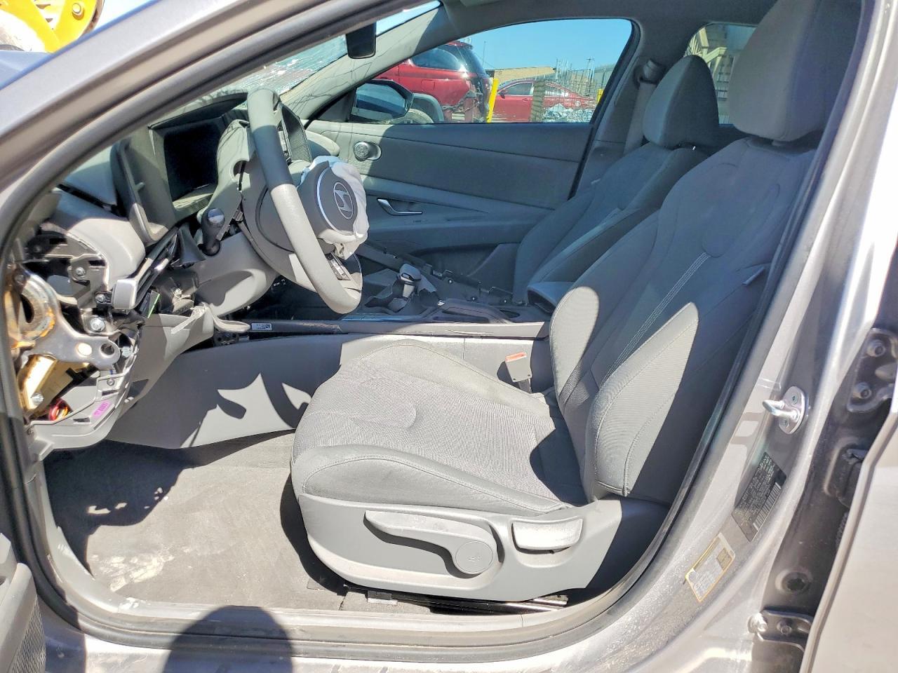 2025 Hyundai Elantra Se - Фото 7