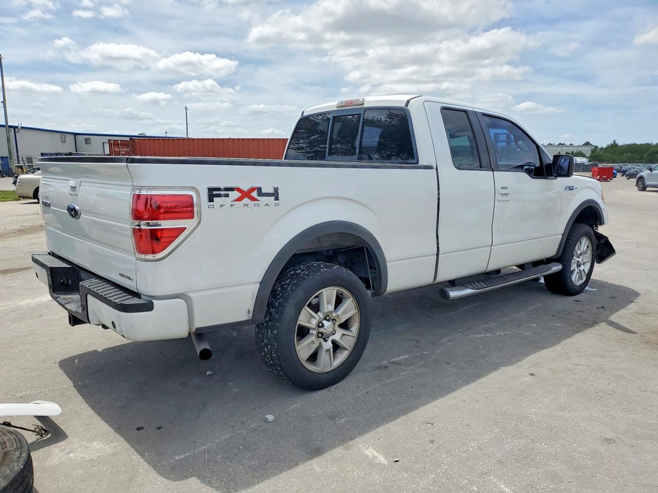 2010 Ford F150 Super Cab - Фото 3