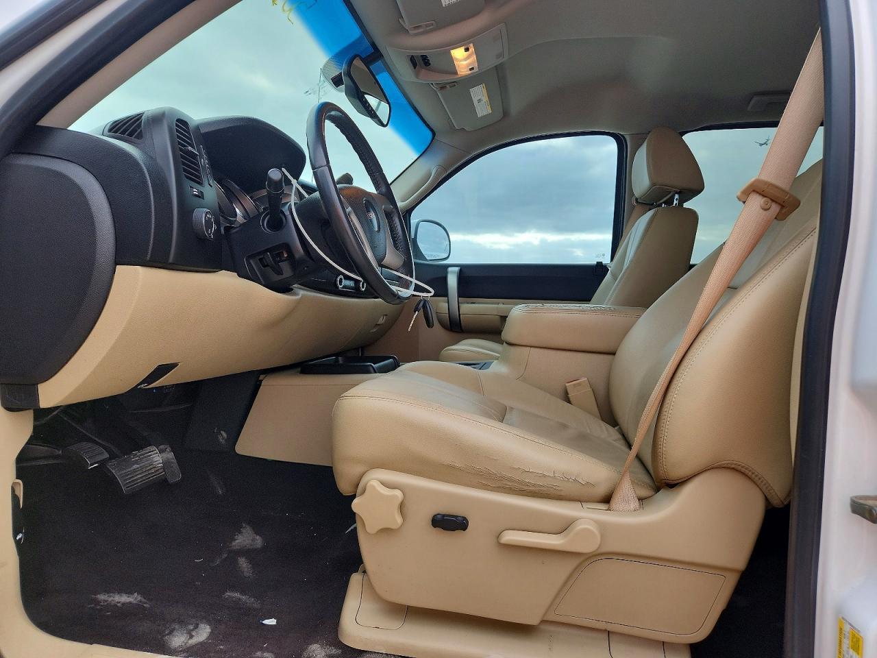 2009 GMC Sierra K1500 Hybrid - Image 7