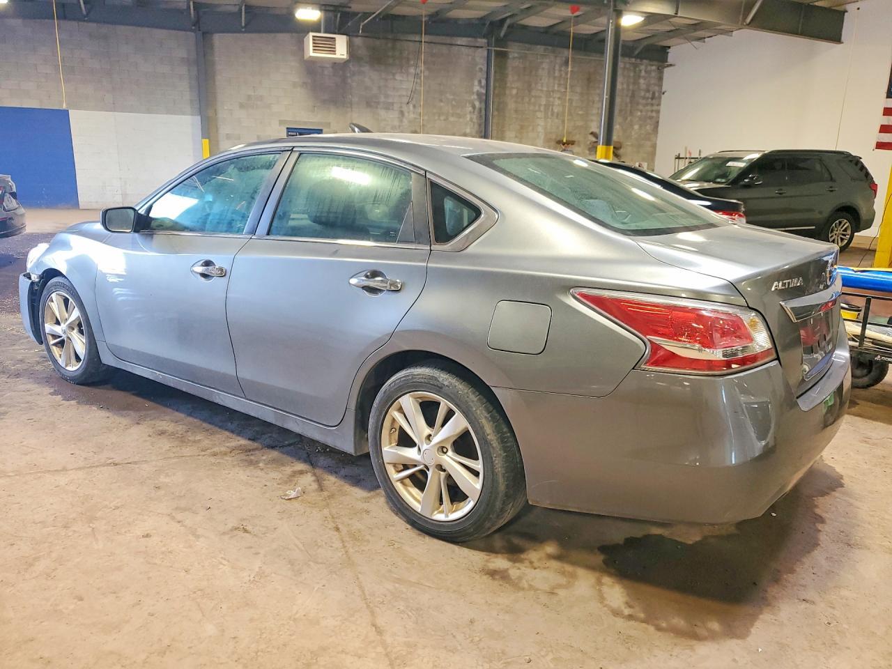 2015 Nissan Altima 2.5 S - Фото 2