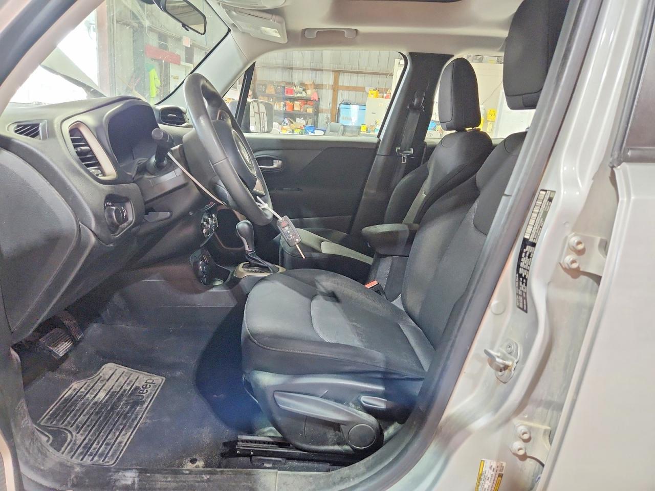 2015 Jeep Renegade Sport - Фото 7