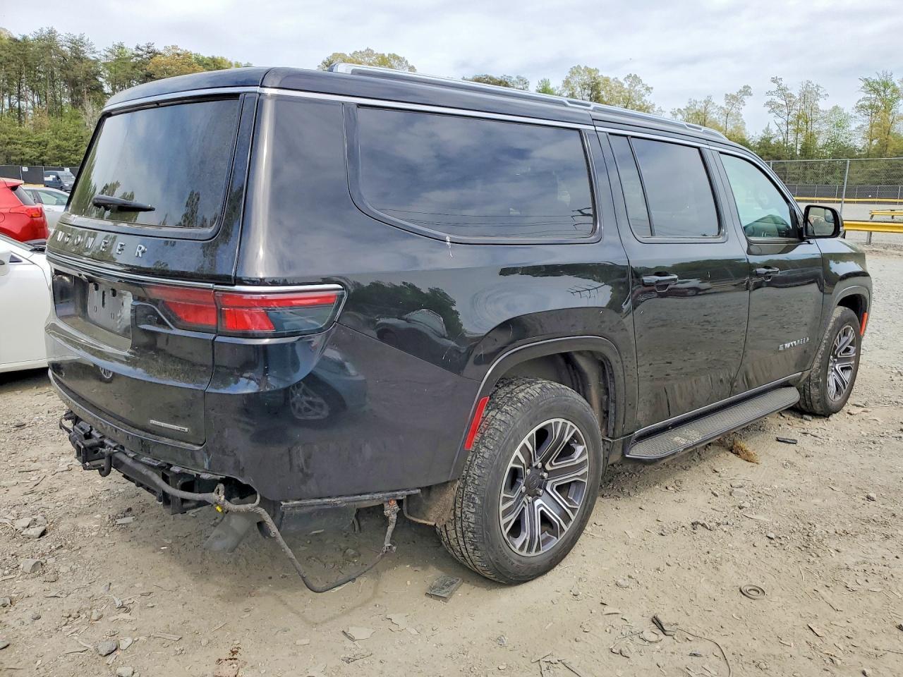 2024 Jeep Wagoneer L Series Ii - Image 3