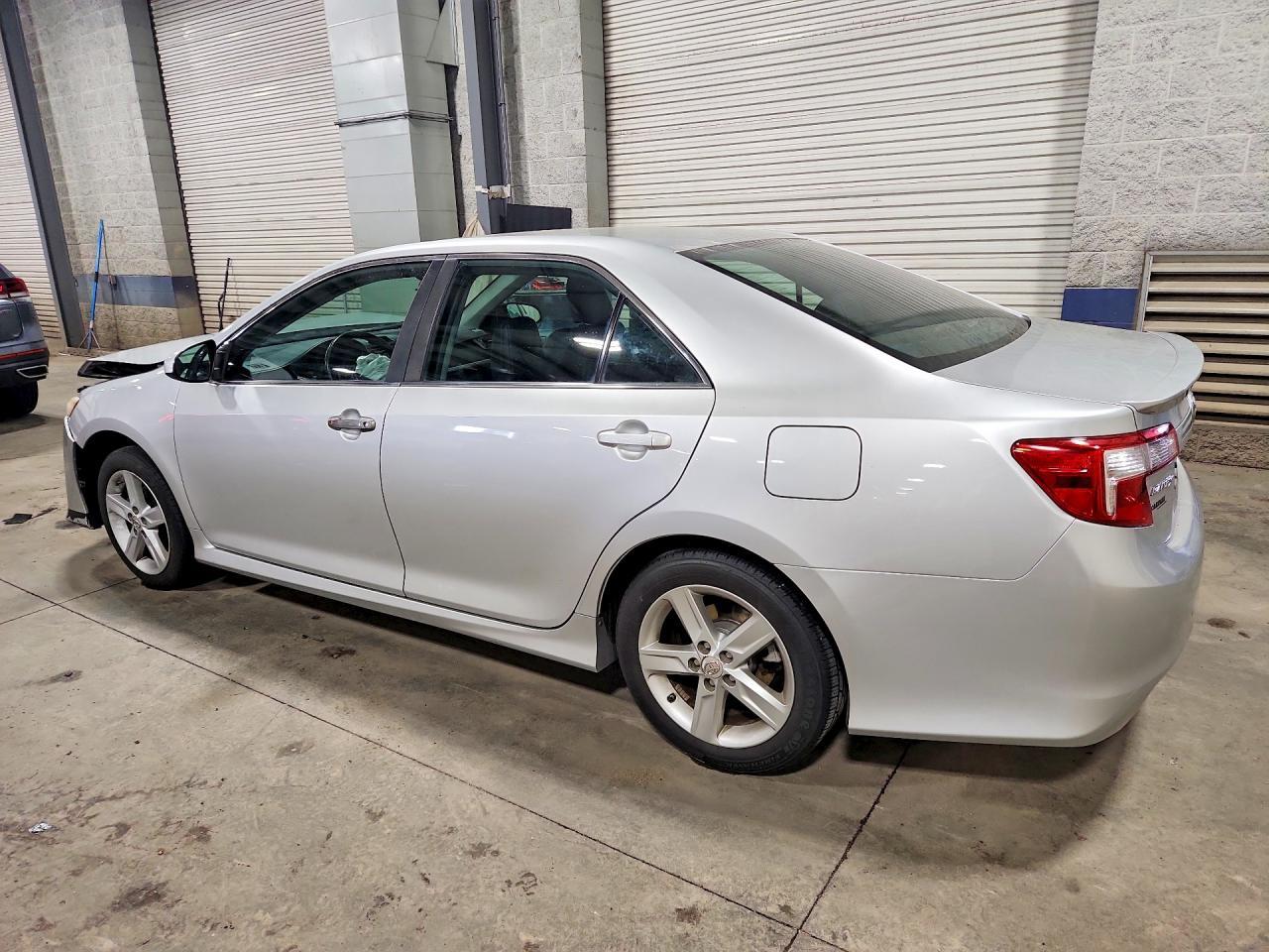 2012 Toyota Camry Se - Фото 2