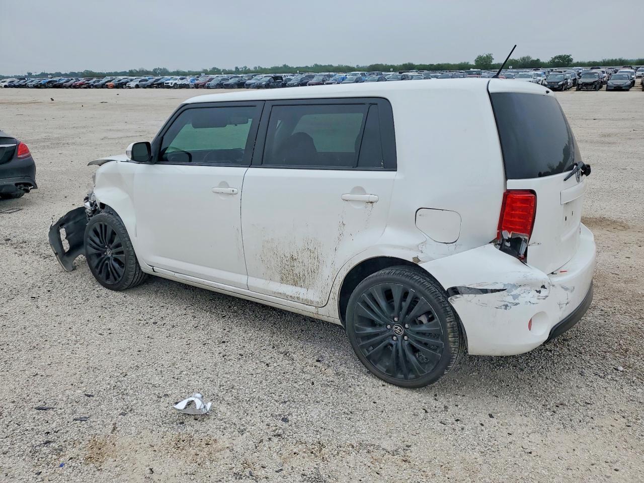 2015 Scion Xb Base - Image 2