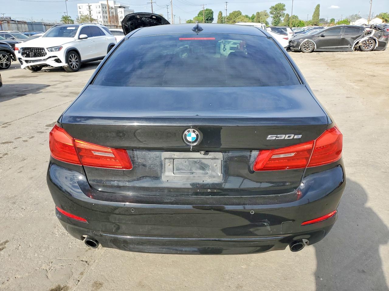 2019 BMW 530E - Фото 6