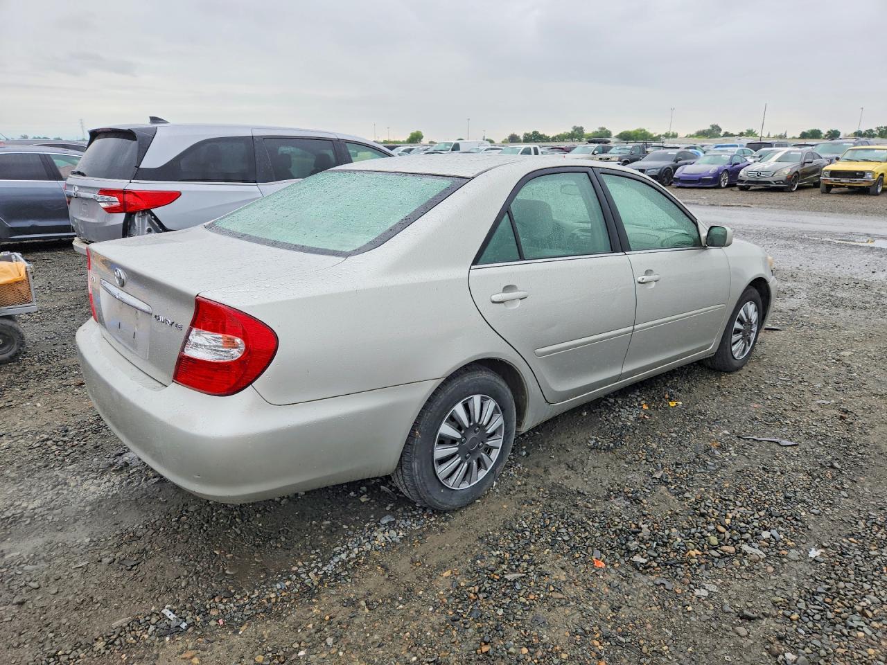 2004 Toyota Camry Le - Image 3