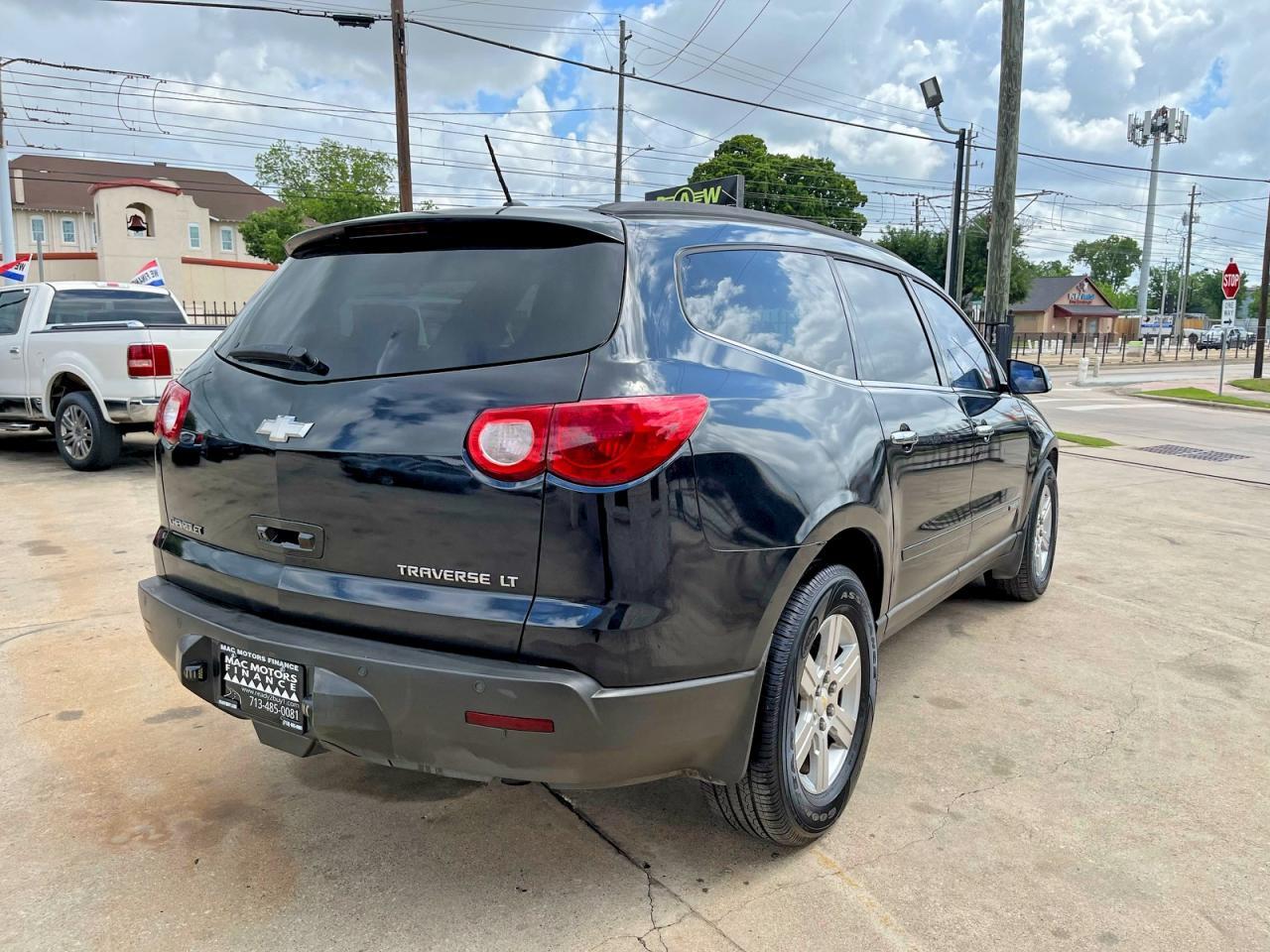 2009 Chevrolet Traverse Lt - Image 4