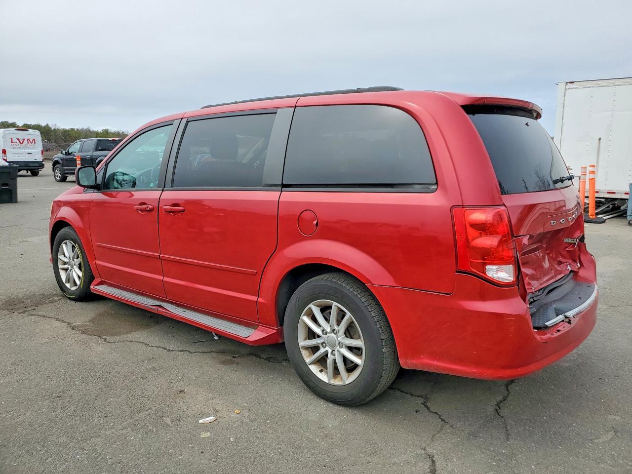 2013 Dodge Grand Caravan Sxt - Image 2