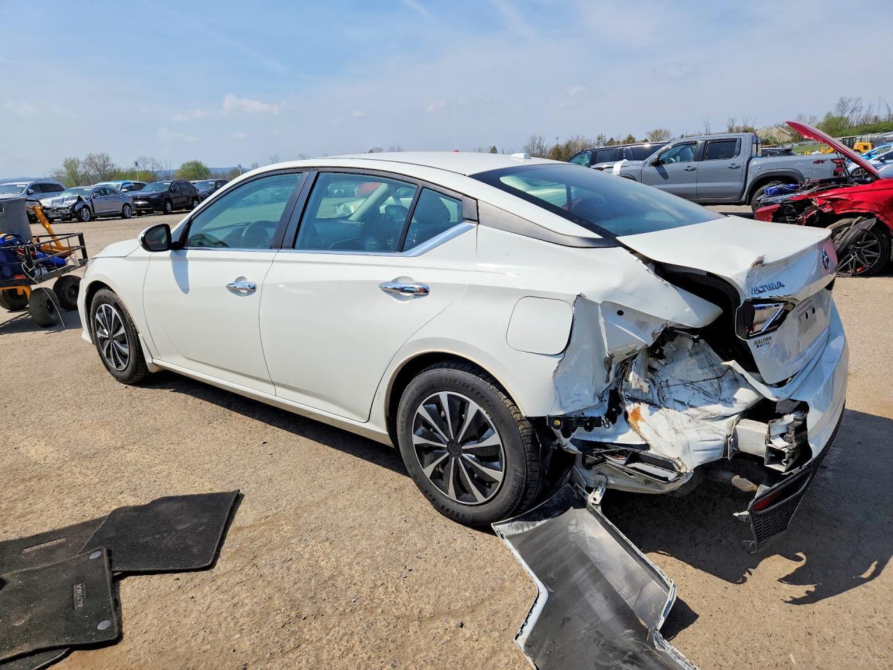 2019 Nissan Altima - Фото 2